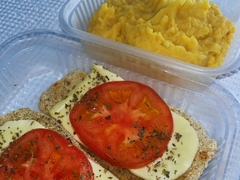Milanesas de berenjena napolitana con puré - Sabor Casero | Servicio de viandas a domicilio