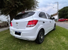 Chevrolet Onix Joy Plus 2017 en internet