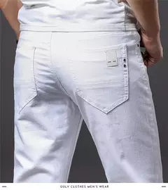 Imagen de Brother Wang-pantalones vaqueros blancos para hombre, pantalones elásticos de moda, informales, de estilo clásico, ajustados y suaves, de marca avanzada