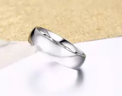 Vnox Anillo de bodas clásico para hombres y mujeres, joyería de acero inoxidable para dedo, anillo liso clásico de 6 mm y 8 mm