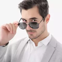 Imagen de Gafas de sol polarizadas para hombre y mujer, lentes de aviador de Metal, ultraligeras, estilo piloto, a la moda