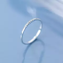 Anillo Ajustable de Plata 925 con Circón – Minimalismo Geométrico y Elegancia