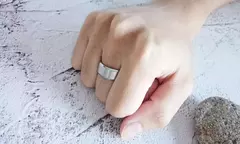 Vnox Anillo de bodas clásico para hombres y mujeres, joyería de acero inoxidable para dedo, anillo liso clásico de 6 mm y 8 mm en internet