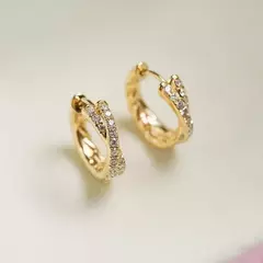Pendientes de Aro de Plata 925 Chapados en Oro 18K con Cruz de Circón – Minimalismo y Elegancia Geométrica - buy online