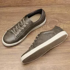 Zapatos informales para hombre, zapatos de cuero cómodos a la moda de marca 2025