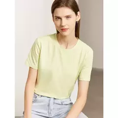 Camiseta Minimalista para Mujer – Diseño Versátil en internet
