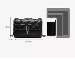 Bolso cuadrado clásico acolchado con detalle, bolso de hombro con solapa de color sólido, bolso con cadena que combina con todo - tienda en línea