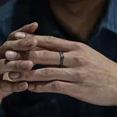 Vnox 2025 Nuevo anillo Mobius para hombres y niños, banda para el dedo de acero inoxidable trenzado oxidado, regalo de aniversario de amor sin fin retro para él