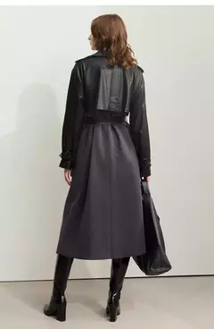 Image of AMII gabardina minimalista para mujer 2024 Otoño Invierno nueva sarga empalmada de cuero PU prendas de vestir exteriores largas para ir al trabajo 12444001