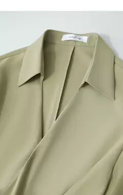 AMII vestido minimalista mujer 2025 primavera nuevo elegante Oficina señora solapa cuello pico ajustado no elástico plisado hasta la rodilla vestido acampanado 12521027