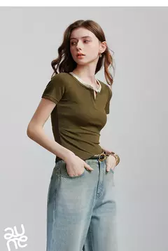 Imagen de Camiseta para Mujer – Diseño Fresco y Moderno