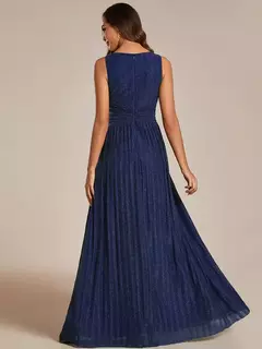 Vestidos de noche elegantes Brillante Sin mangas Plisado Cintura imperio 2025 Ever Pretty of Lentejuelas Una línea Azul marino Vestido de dama de honor - Eleganzie