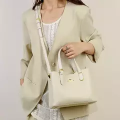 Bolsos de viaje de 3 capas para mujer, bandolera de mano de cuero Pu suave de canguro de alta calidad, bandolera en internet