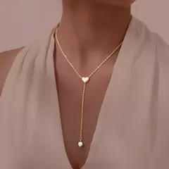 Collar en Y con Dijes de Mariposa y Corazón – Elegancia y Romance en internet