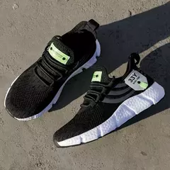 Imagen de Zapatillas Deportivas Unisex de Malla: Ligereza y Comodidad