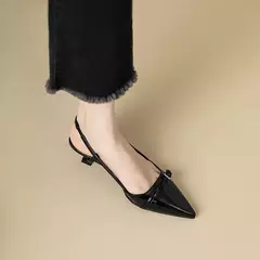 Image of Sandalias de tacón medio de charol puntiagudo rojo vino francés para mujer, zapatos vacíos Retro con tacón ajustado en la espalda, novedad de verano 2024