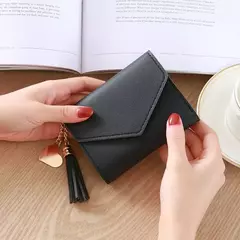 Carteras cortas de moda para mujer, billetera de cuero PU con borlas de lujo, billetera pequeña con cerrojo, monedero de tendencia, tarjetero para mujer