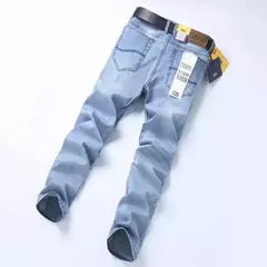 Imagen de 2025 marca Top estilo clásico hombres Primavera Verano Jeans negocios Casual azul claro estiramiento algodón Denim pantalones masculinos