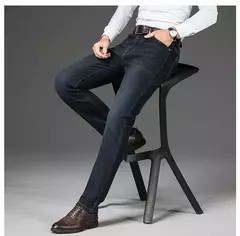 Pantalones elásticos informales de negocios para hombre, pantalón vaquero azul clásico, Vaqueros rectos holgados, talla grande 40 42 44 46 2025