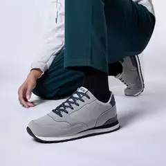 Nuevas de cuero, zapatos para correr para hombre, zapatillas Unisex cálidas de invierno, zapatos ligeros para caminar para mujer, zapatos deportivos de plantilla suave con cordones 37-47 on internet