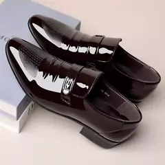 Nuevos zapatos de cuero para hombre, zapatos informales de negocios, zapatos de trabajo de oficina, mocasines Oxford con punta estrecha para fiesta y boda