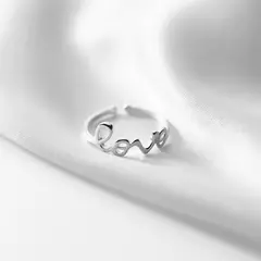 Imagen de Anillo Ajustable de Plata 925 con Letras LOVE – Elegancia Minimalista