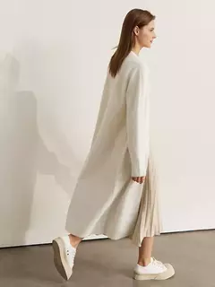 Imagen de AMII-suéter minimalista para mujer, cárdigan con cuello en V, diseño de botones artísticos, ropa de punto larga holgada, Tops 2022, invierno, 12241079