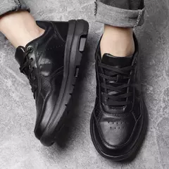 Zapatos de cuero de negocios para hombre, mocasines suaves, zapatos casuales cómodos para hombre, zapatillas de deporte blancas y negras sólidas de otoño para hombre - buy online