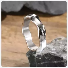 Imagen de Vnox 2025 Nuevo anillo Mobius para hombres y niños, banda para el dedo de acero inoxidable trenzado oxidado, regalo de aniversario de amor sin fin retro para él