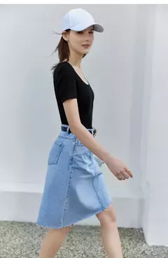 AMII-camisetas minimalistas para mujer, camisetas con cuello en U, cómodas, elásticas, ajustadas, versátiles, de manga corta, para verano 2024 12342288 - online store