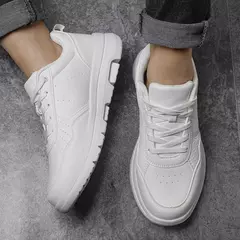 Zapatos de cuero de negocios para hombre, mocasines suaves, zapatos casuales cómodos para hombre, zapatillas de deporte blancas y negras sólidas de otoño para hombre - buy online