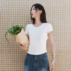 Semir-Camiseta de manga corta para mujer, Top recortado ajustado con hombros descubiertos, Top bordado de verano 2025, versátil para trajes elegantes - Eleganzie