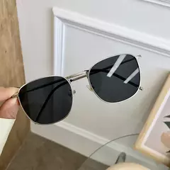 Gafas de Sol Unisex Retro de Metal – Protección UV400 con Estilo Cuadrad