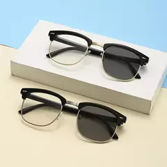 Gafas de sol fotocromáticas clásicas de medio marco para hombres y mujeres, gafas de sol camaleón con remaches Retro, gafas de sol para conducir que cambian de Color a la moda para hombre