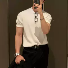 Image of Ropa de verano para hombre, camiseta ligera de lujo, ocio, manga larga, cuello redondo, drapeado, Color sólido, camisa básica holgada, prendas de punto populares