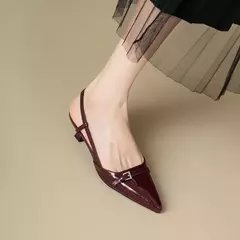 Sandalias de tacón medio de charol puntiagudo rojo vino francés para mujer, zapatos vacíos Retro con tacón ajustado en la espalda, novedad de verano 2024 - online store