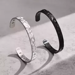 Vnox Pulseras vikingas nórdicas para hombres y mujeres, brazalete de acero inoxidable martillado hecho a mano, joyería de regalo Rock Punk - Eleganzie