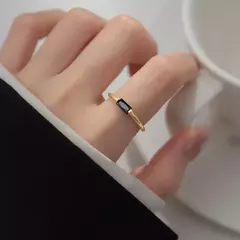 Anillo Ajustable de Plata 925 con Circonita Negra – Minimalismo Geométrico y Elegancia - Eleganzie