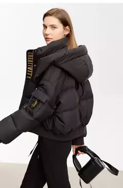 Imagen de AMII-Chaqueta de plumón minimalista para mujer, Abrigo acolchado con tapa extraíble, grueso y cálido, ropa de moda para invierno, 2024, novedad de 12344192