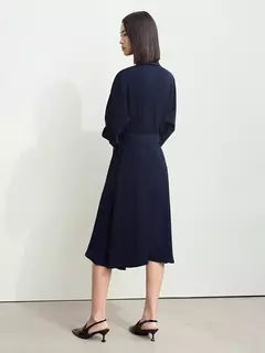 AMII minimalista 2024 otoño mujer solapa nueva camisa suelta falda viajero botón geométrico oblicuo falso vestido de dos piezas 12443194 on internet