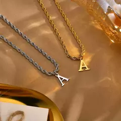 Vnox Collares iniciales para mujeres y hombres, colgante con dije del alfabeto de letras A-Z de acero inoxidable con cadena de cuerda trenzada, collar unisex - comprar en línea