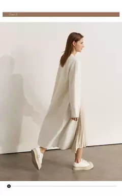 Imagen de AMII-suéter minimalista para mujer, cárdigan con cuello en V, diseño de botones artísticos, ropa de punto larga holgada, Tops 2022, invierno, 12241079