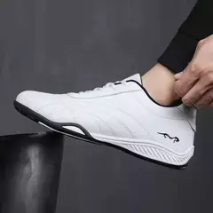2025 zapatos casuales versátiles para hombres, zapatillas suaves y transpirables, zapatos planos antideslizantes resistentes al desgaste, zapatos de cuero de diseñador de marca Tenis - comprar en línea