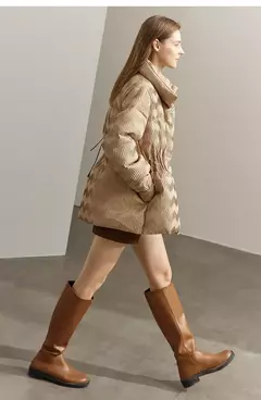 AMII-abrigo acolchado minimalista de plumón de pato para mujer, ropa de abrigo cálida con solapa y cuello levantado ligero, chaquetas nuevas de invierno 2025 12344052