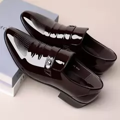 Imagen de Nuevos zapatos de cuero para hombre, zapatos informales de negocios, zapatos de trabajo de oficina, mocasines Oxford con punta estrecha para fiesta y boda