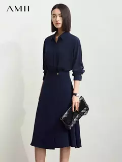 AMII minimalista 2024 otoño mujer solapa nueva camisa suelta falda viajero botón geométrico oblicuo falso vestido de dos piezas 12443194