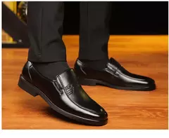 Zapatos de cuero para hombre, zapatos formales de negocios para personas mayores, punta redonda negra, informales, sencillos, cómodos, de talla grande