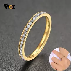 Anillo de Acero Inoxidable Dorado con Piedras CZ – Brillo y Elegancia