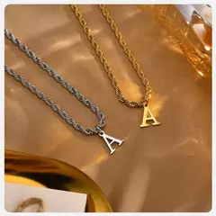 Vnox Collares iniciales para mujeres y hombres, colgante con dije del alfabeto de letras A-Z de acero inoxidable con cadena de cuerda trenzada, collar unisex - tienda en línea