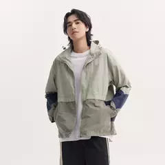 Chaqueta Semir holgada para hombre, protección solar para acampar al aire libre, Top con capucha, bloque de Color de verano, textura arrugada de retales, moda on internet